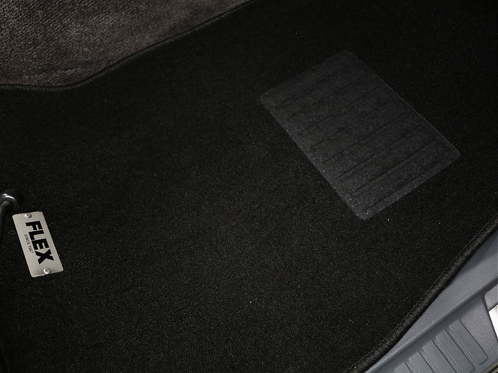 新品FLEXオリジナルブラックフロアマット！！