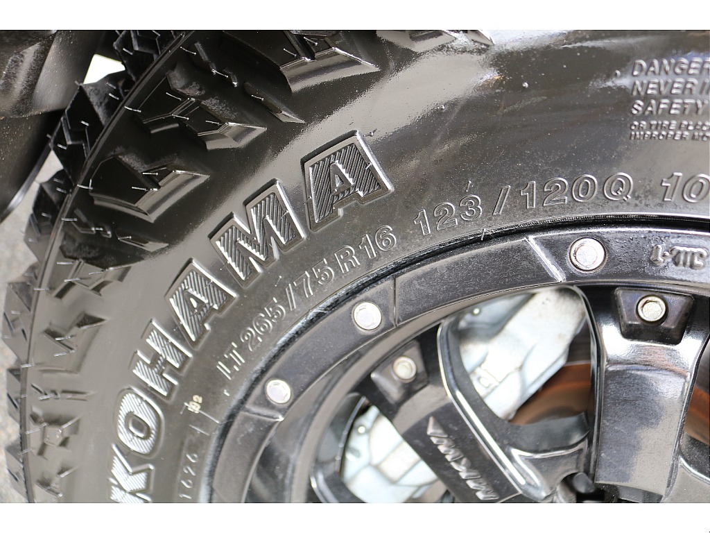 タイヤサイズは265/75R16です！