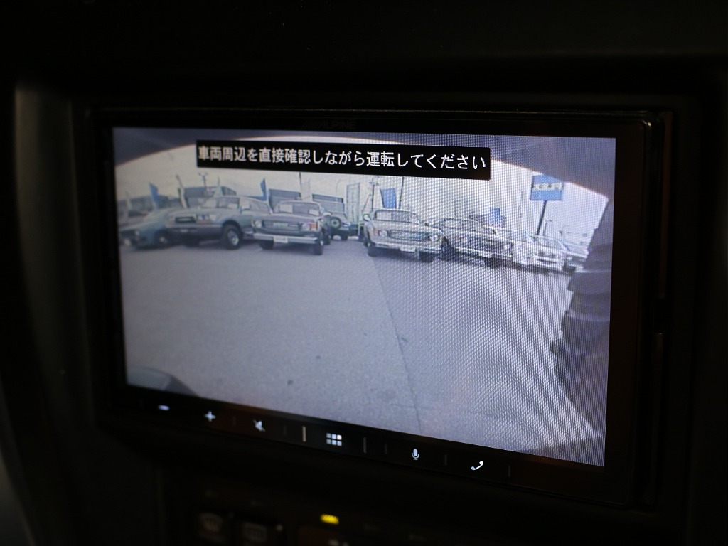 バックカメラ付き。