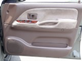 運転席ドアトリム。