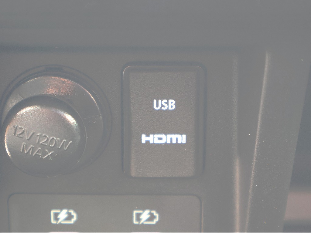 USB/HDMIポート装着。