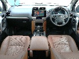 専用サドルタンシートを採用し、特別仕様車として人気のあるシートです！高級感がありますね。