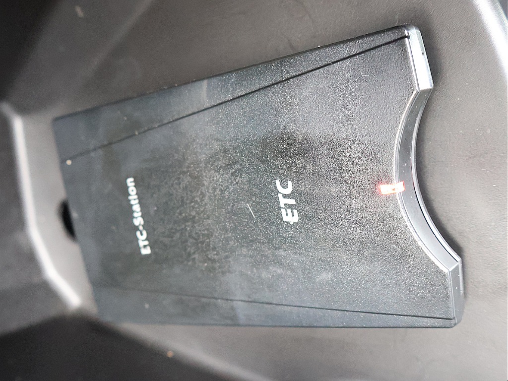 ETC車載器もついております。
