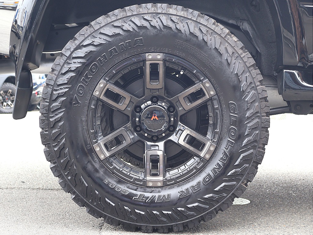 MCLIMB製17インチAW×YOKOHAMA GEOLANDAR M/T(285/70R17)の組み合わせ！