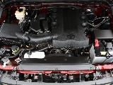 ご覧のように綺麗なエンジンルームです。