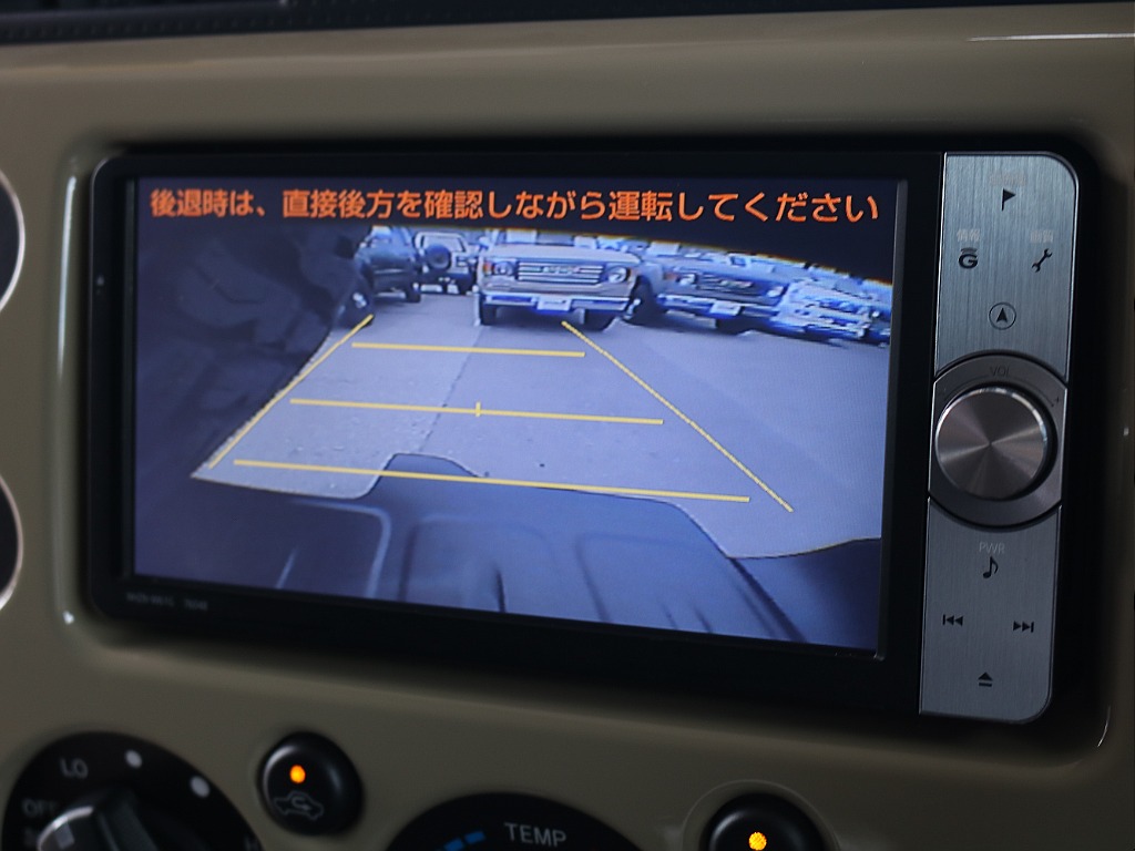 バックカメラ付き。