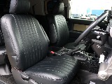 新品シートカバー装着。