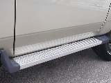 サイドステップ付きで乗り降り楽々です♪