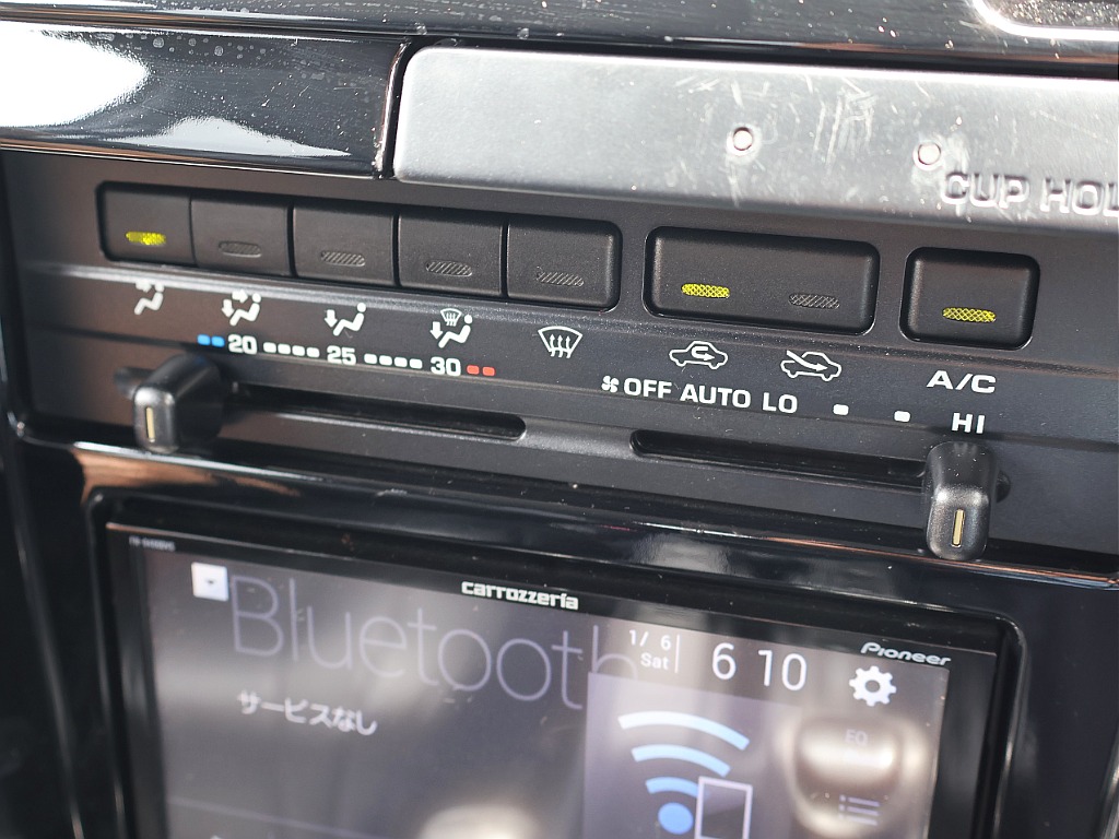 エアコンパネル。