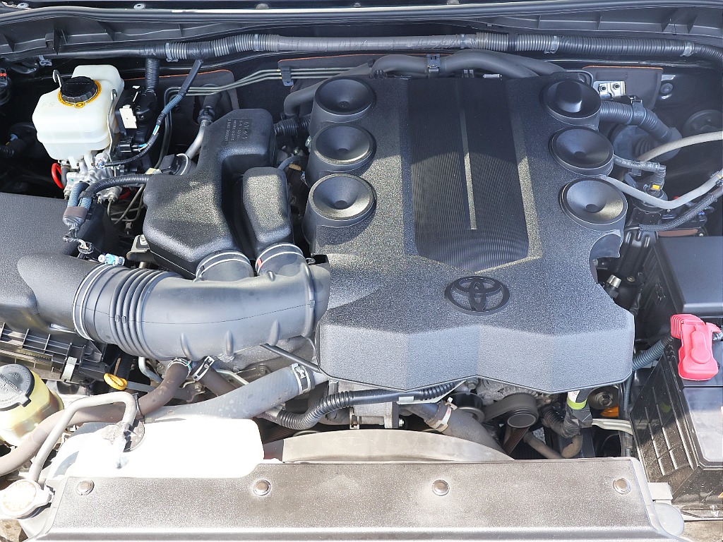 ４リッターV6エンジン搭載。 力強さがあります。
