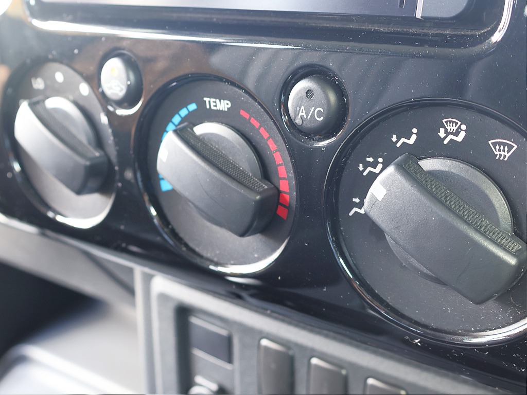 エアコン調整。おもちゃ感があって素敵です。