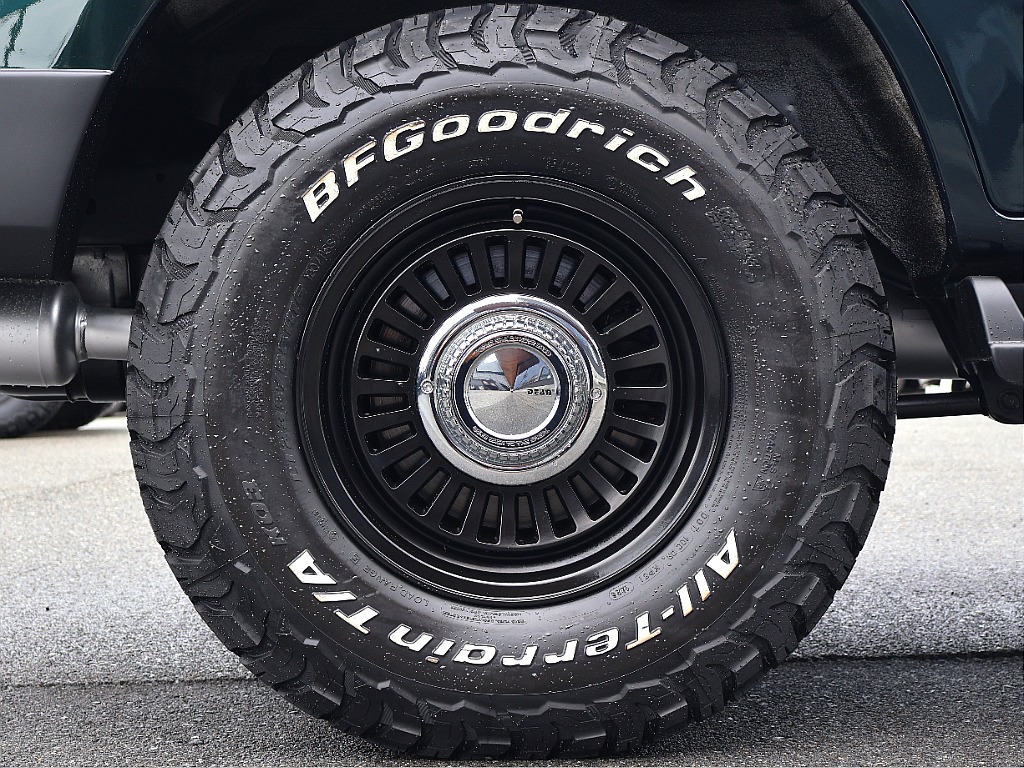 BFグッドリッチ　235/85R16にDEEN「カリフォルニア」の鉄板の組み合わせ。