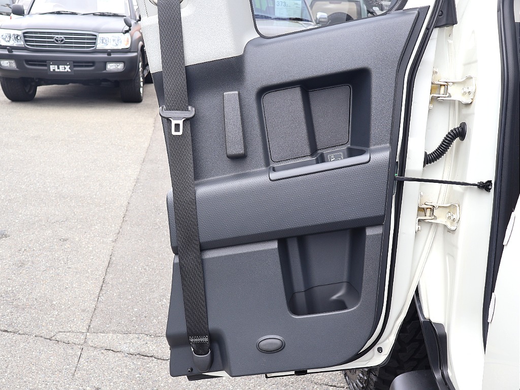 トヨタ&nbsp;FJクルーザー&nbsp;4.0 4WD&nbsp;&nbsp;大阪府の詳細画像&nbsp;その15