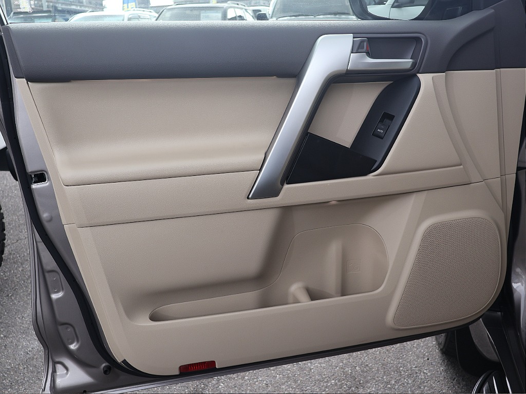 トヨタ&nbsp;ランドクルーザープラド&nbsp;プラド2.7 TX Lパッケージ 4WD&nbsp;&nbsp;大阪府の詳細画像&nbsp;その14