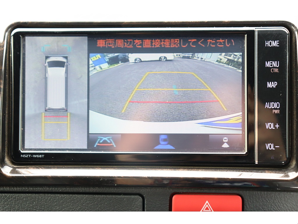 ３６０度車両周辺が確認可能なパノラミックビューモニターも装備！