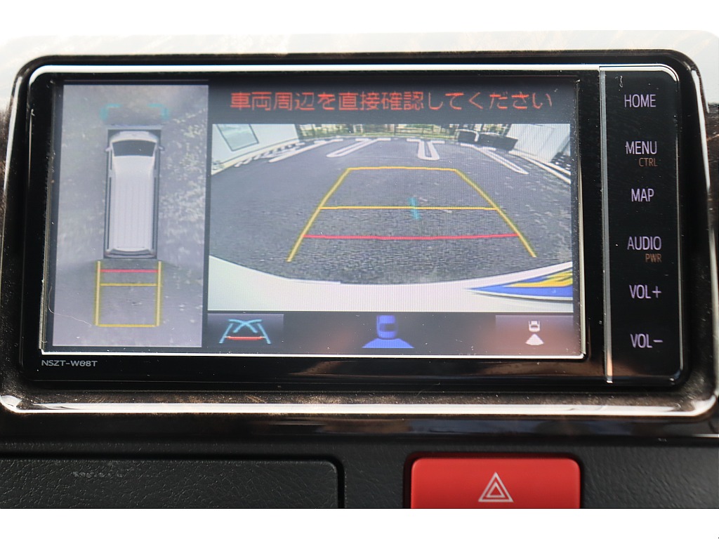 ３６０度車両周辺が確認可能なパノラミックビューモニターも装着済み♪画面切り替えでフロント左右の確認も可能です