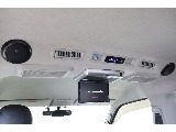 お子様も喜ぶ10インチフリップダウンモニターも完備です！ルーフスピーカーも付いております♪