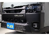 迫力あるオリジナルT-Forceフロントスポイラーを装着！