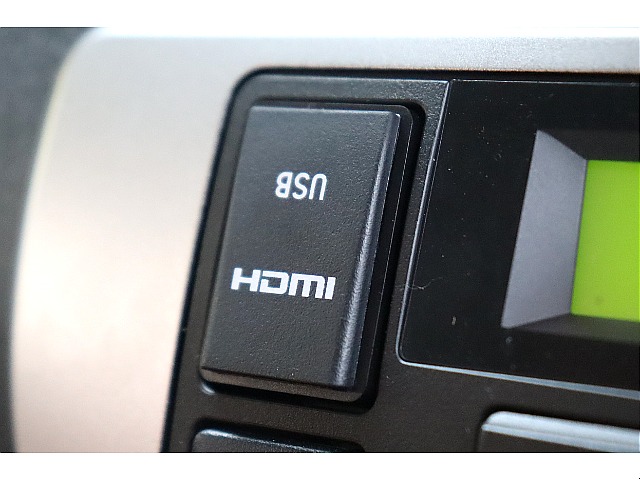 HDMI/USBソケットを完備！スマホミラーリングも可能です☆