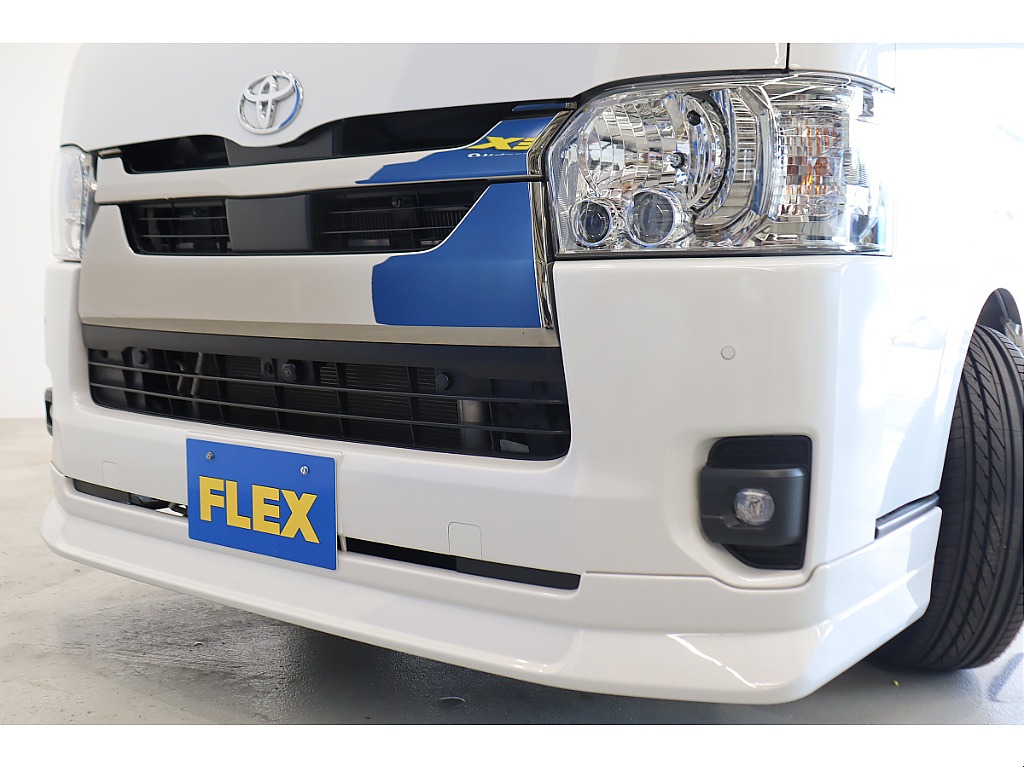 迫力あるFLEXオリジナルDelfinoLineフロントスポイラーを装着済み！