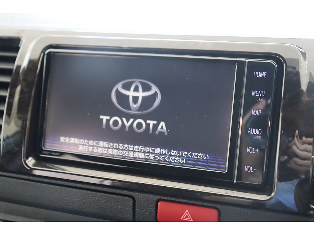 純正7インチナビ搭載！ドライブに嬉しいBluetooth接続可能！