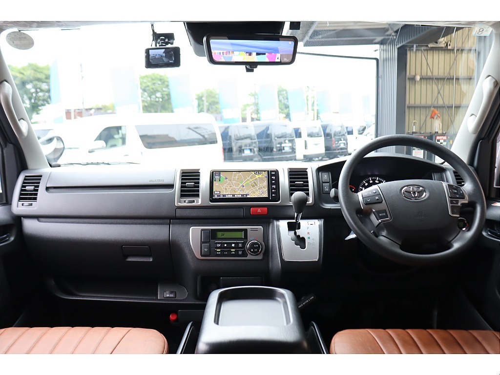 スーパーGL専用のシンプルな運転席回りです！
