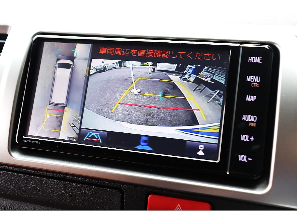 メーカーオプションのパノラミックビューモニターも完備！