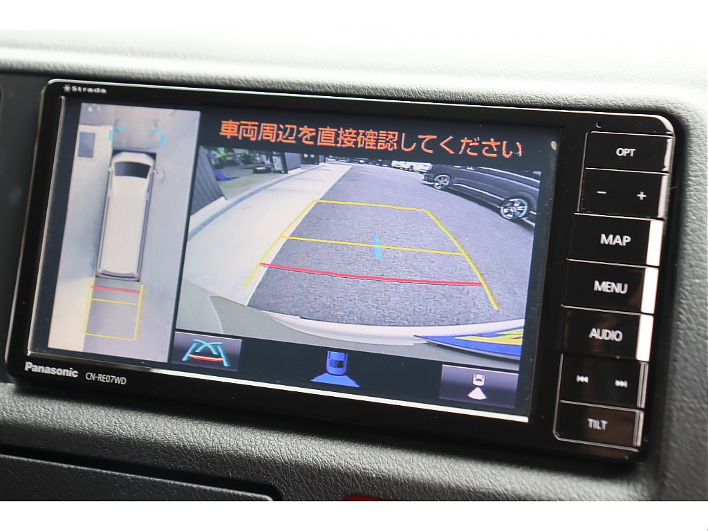 メーカーオプションのパノラミックビューモニターも完備！