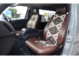お洒落なシートカバーが装着済みです♪