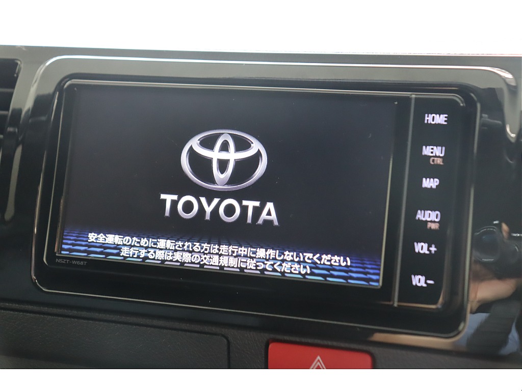 トヨタ純正7インチフルセグナビ搭載！