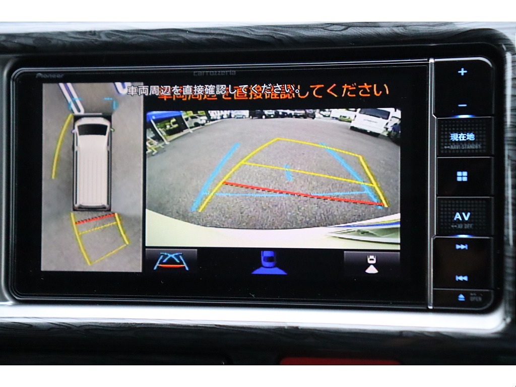 駐車時も安心なパノラミックビューモニターを完備！