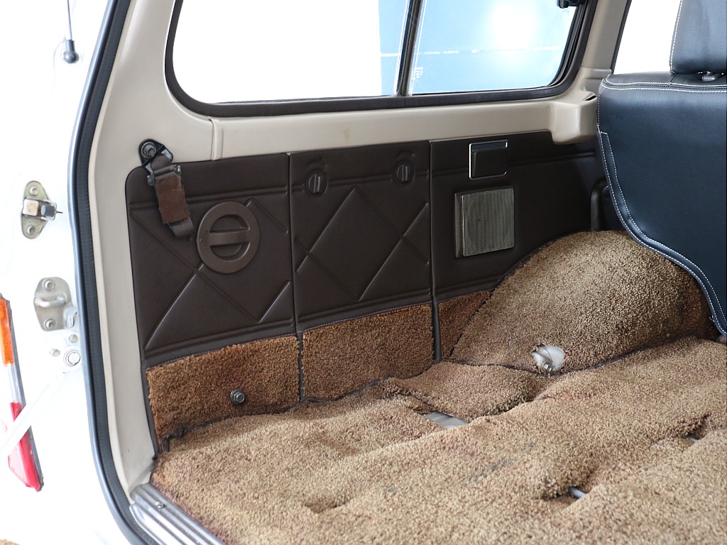 ラゲッジスペース左！