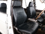 運転席も綺麗に保たれております！