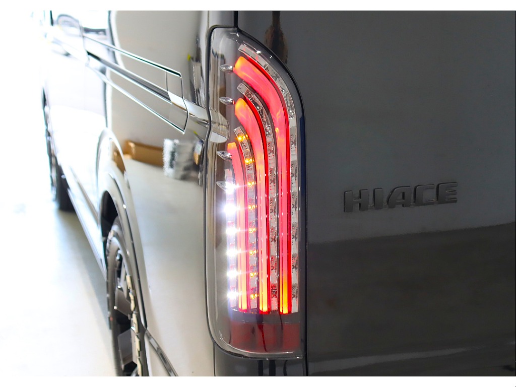 FLEXオリジナルの煌LEDテールランプを装備！