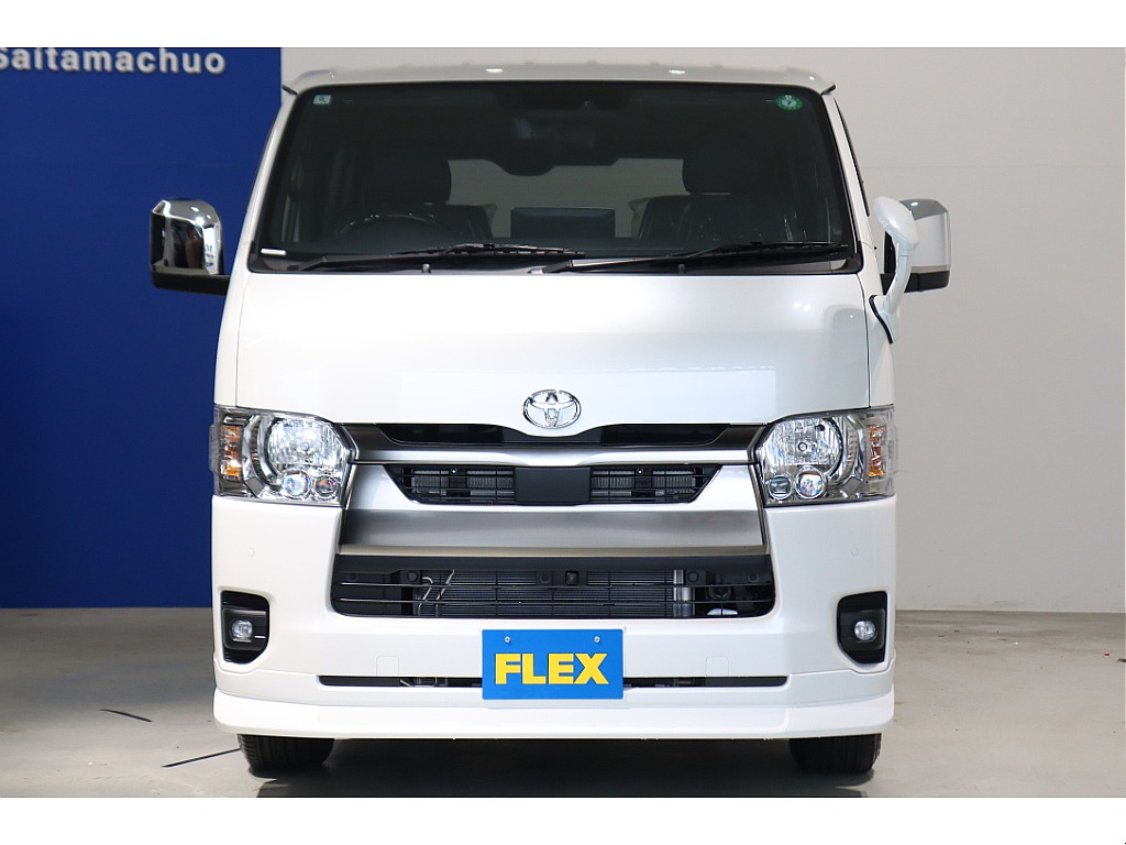 迫力あるFLEXオリジナルDelfinoLineフロントスポイラーを装着済み！