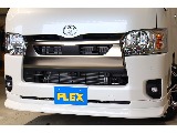 プラチナサテンメッキフロントグリルを採用した高級感あるダークプライムS！