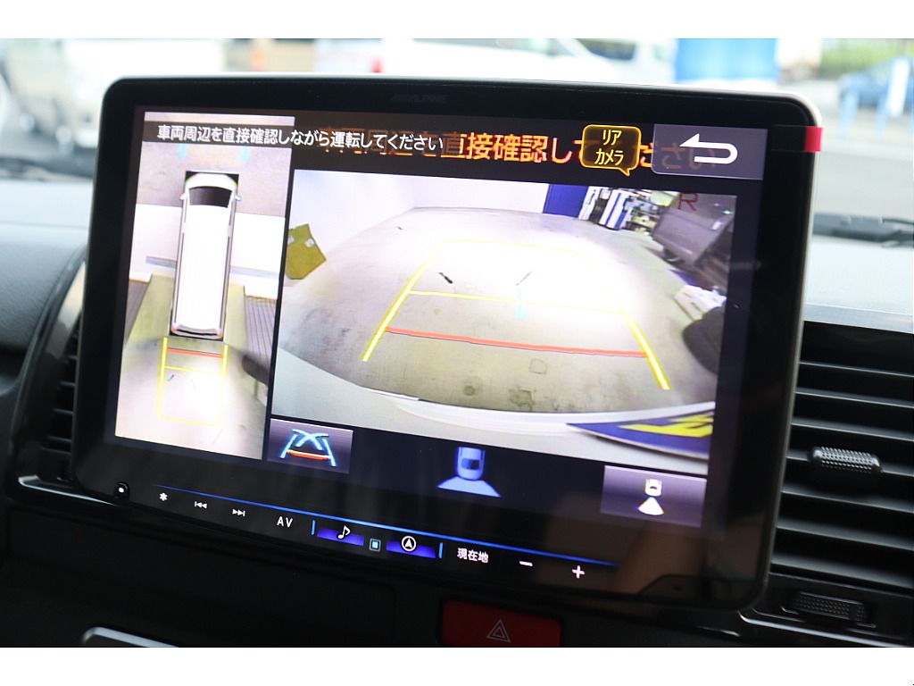 駐車時も安心なパノラミックビューモニター完備！