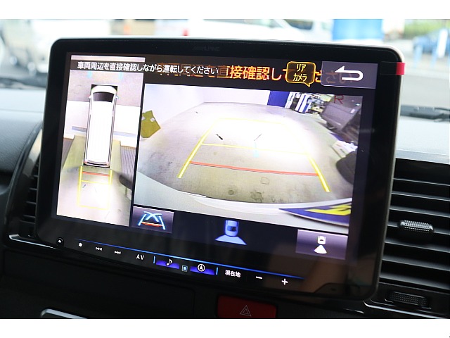 駐車時も安心なパノラミックビューモニター完備！