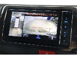 運転時には必須なバックモニターも完備！