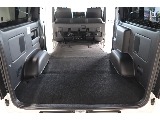 荷室には広大なスペースがございます！ベッドキットのカスタムもオススメです☆