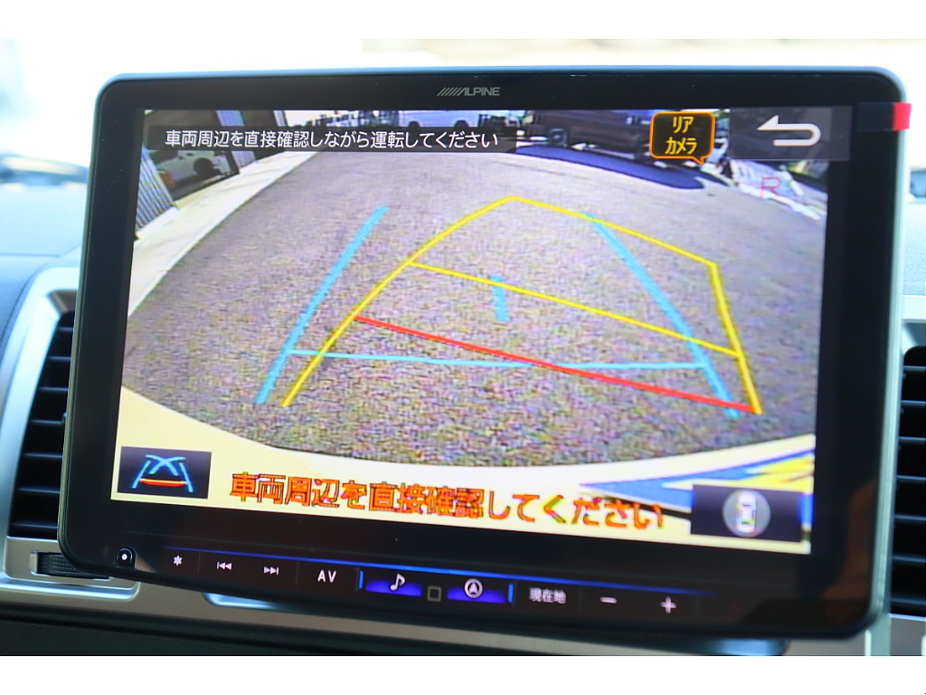 運転には必須なバックカメラ！パノラミックビューモニターも完備☆