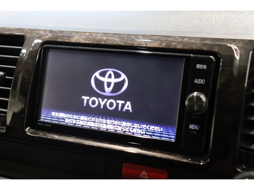トヨタ純正7インチフルセグナビ搭載！Bluetooth対応！