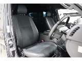 専用のハーフレザーシートを着用済み！