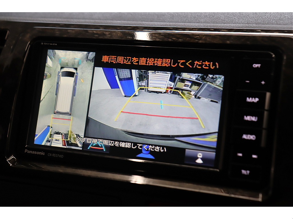 メーカーオプションのパノラミックビューモニターも完備！