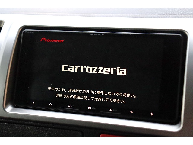 扱いやすいカロッツェリアナビ搭載！もちろん運転中もTV視聴可能☆