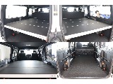 社外ベッドキットで車中泊も可能に！