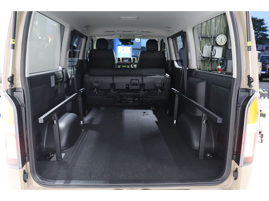 トヨタ ハイエースバン(22枚目)