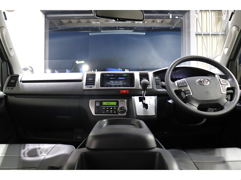 トヨタ ハイエースバン(26枚目)