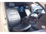TRD製黒レザーシートカバーを着用済み♪