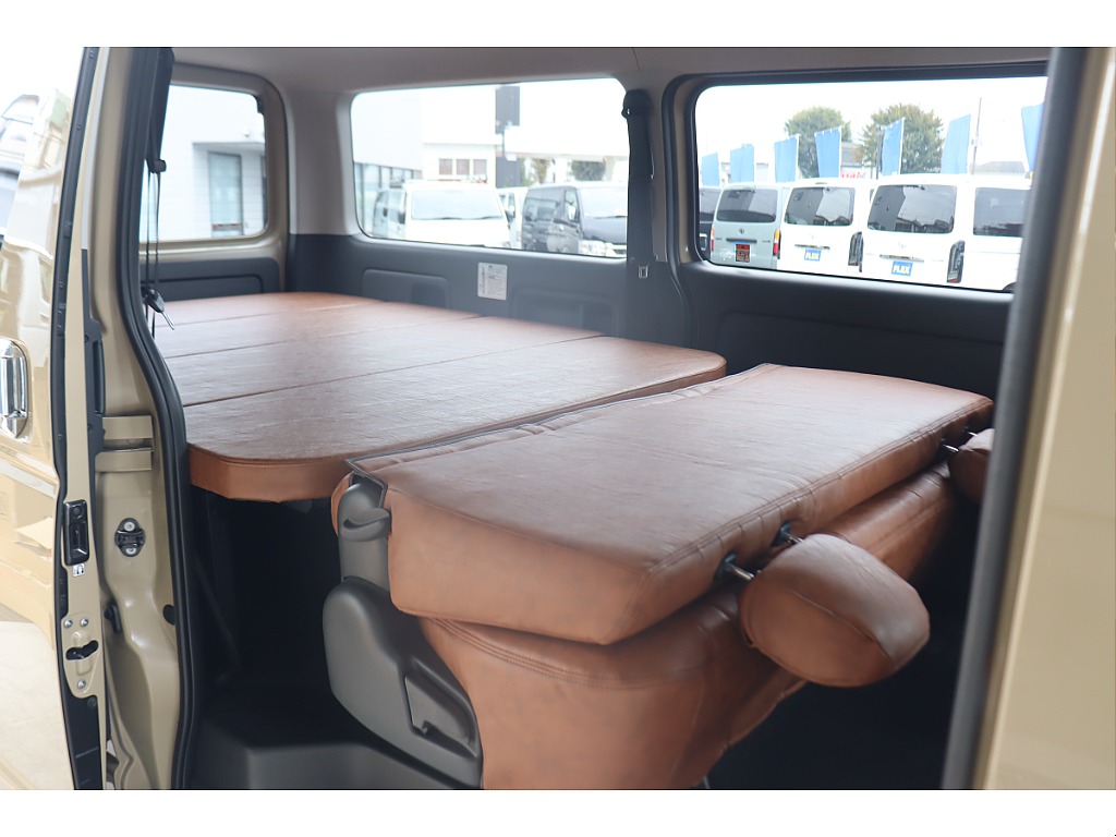 トヨタ ハイエースバン(34枚目)